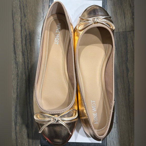 *New* Nine West METALLIC ROSE GOLD Ballet Flats (Size 8) - Picture 1 of 7